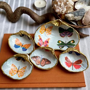 10,1 cm Muschel Schmuckstück Ringschale Schmuckhalter Tablett mit Schmetterlingen oder Gänseblümchen, Wohnkultur Geschenk für Brautjungfern, Hochzeitsbevorzugungen