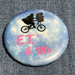 Universal Studios ET and Me Movie Promo Pin