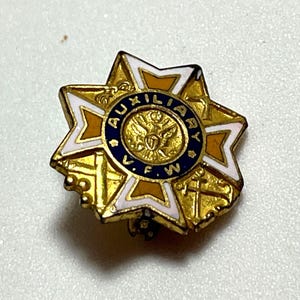 VFW Auxiliary Vintage Enamel Gold Tone Pin Brooch