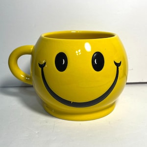 Vintage Yellow Oversize Ceramic Smiley Face Coffee Mug By Luv Imports