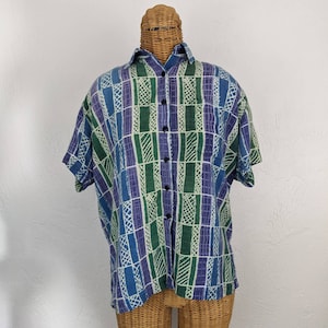 Vintage 1990s SOFT WEAR Women&#39;s Light Rayon Summer Shirt SMALL