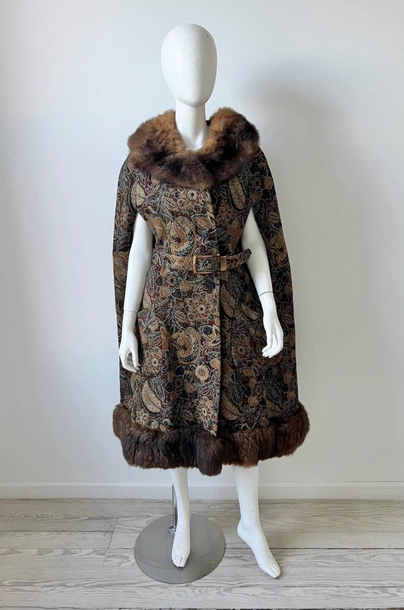 1970s Cape / 70s Brown Tapestry Cape with Fur Trim