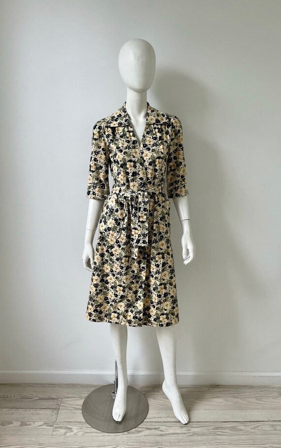 1970s Jacket / 70s Blue Floral Wrap Jacket / Small Gem