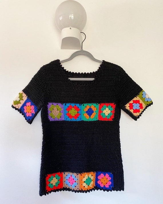 Vintage 1970s Sweater / 70s Granny Square Crochet