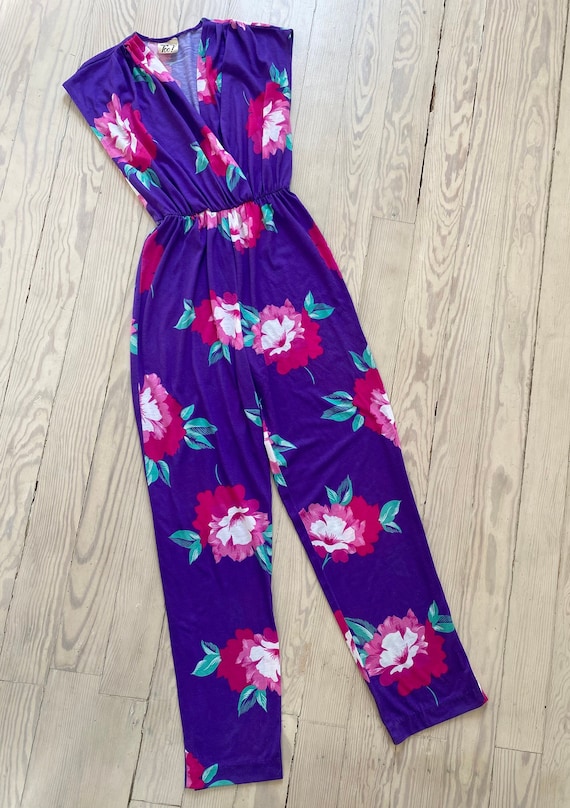 1980s Jumpsuit / 80s Purple Tropical Floral Jumpsu