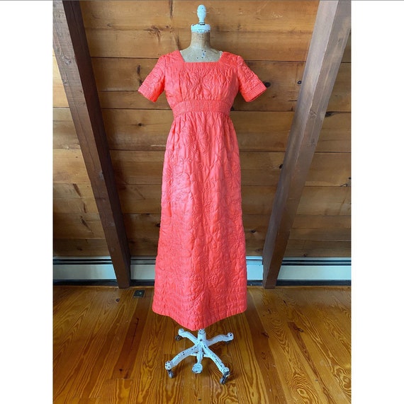 Vintage 1970s Dress /70s Coral Quilted House Dress