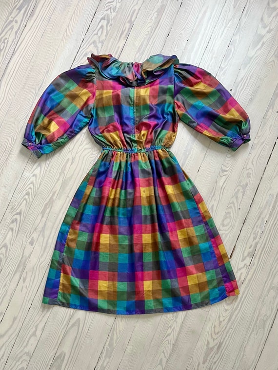 Vintage 1980s Dress / 80s Rainbow Madras Ruffle D… - image 6