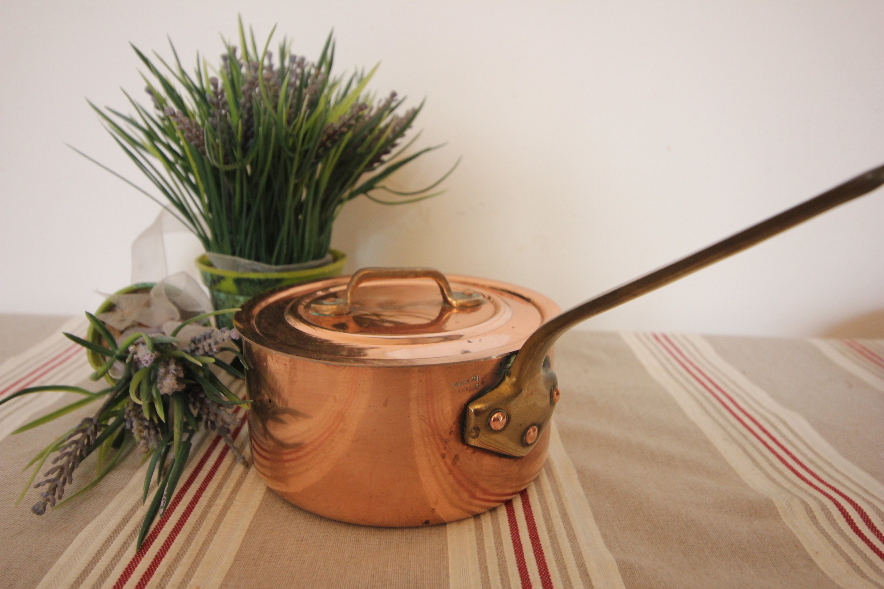 Petite Casserole de Français avec Couvercle Estampillé Made in France