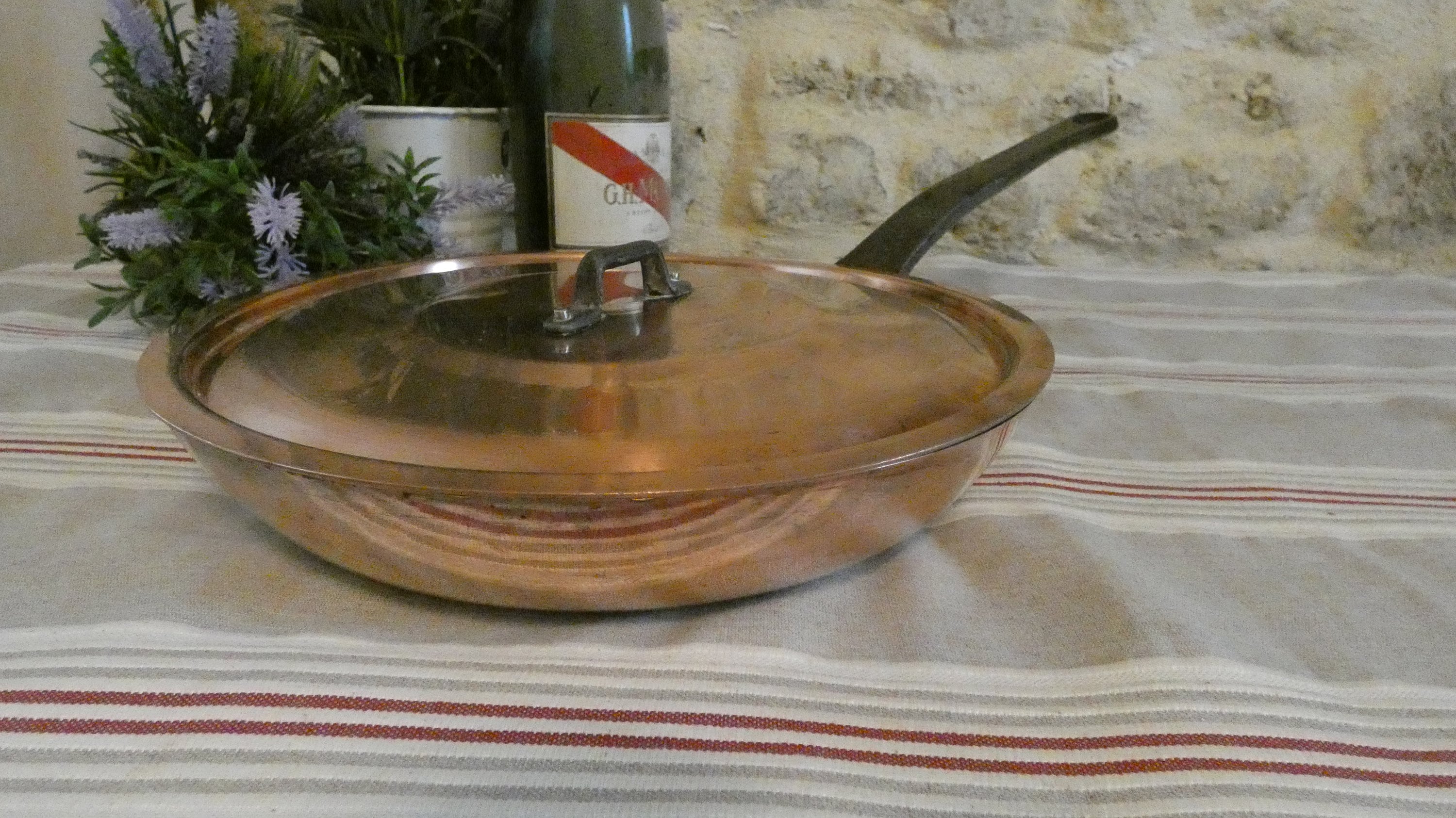 poêle à frire en cuivre avec couvercle, poêle de cuisine française fabrication, française