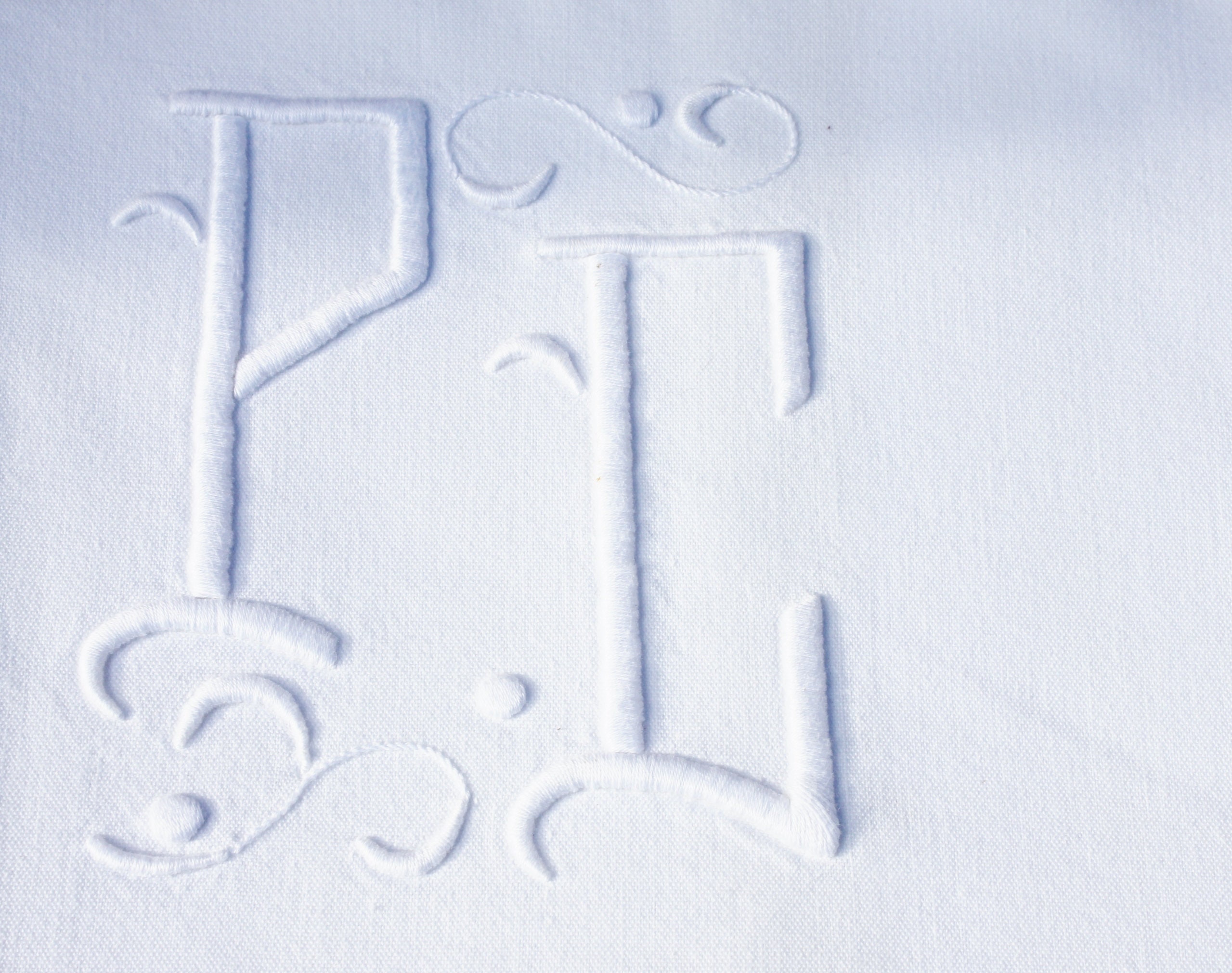 Feuille de Lin Français Initiale, Monogramme, P C Antique Draperie