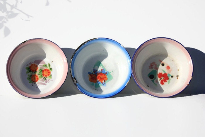 Trois Bols Chinois d'émail de Cru, Asiatiques, Conception Florale