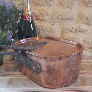 Antique copper pan and lid 0ld oven copper Cooking pot with lid Hand forged pot
