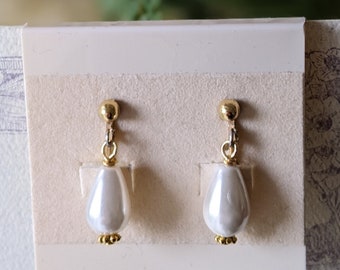 Clip On Gold White Shell Pearl Drop Earrings Wedding White Pearl Downton Abby Style Earrings Pearl Gold Dangle Earrings Gold Dangle Earrings