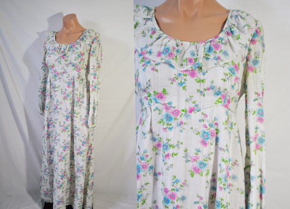Vintage 70s White Floral Maxi Dress Long Sleeved S