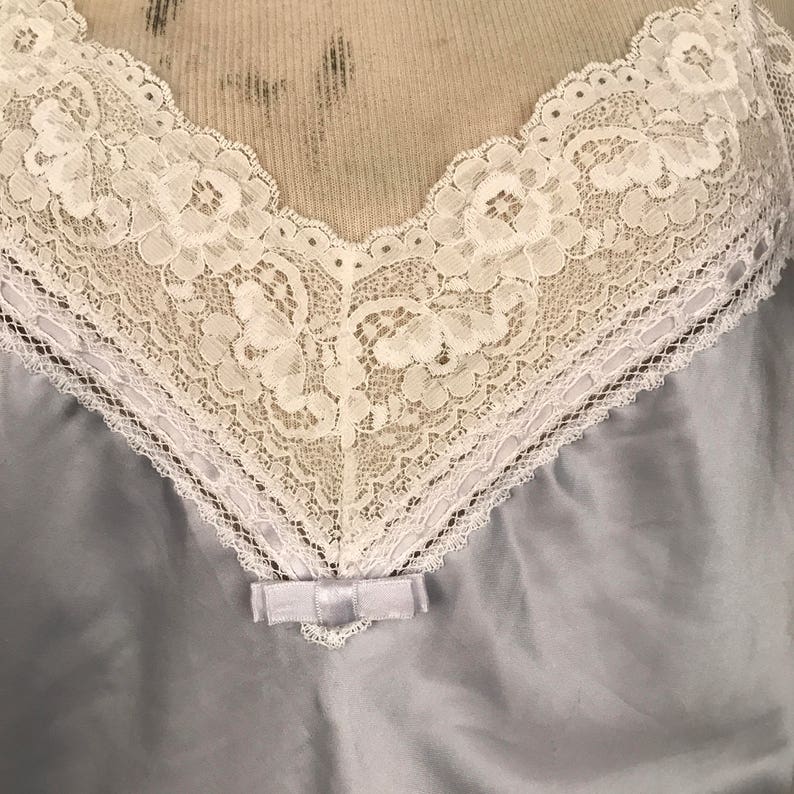 Vintage 80s Carole Hochman for Chevette Pale Lavender Purple Nightie Drop Waist Open Back Union Made in the USA Women/'s Size Medium