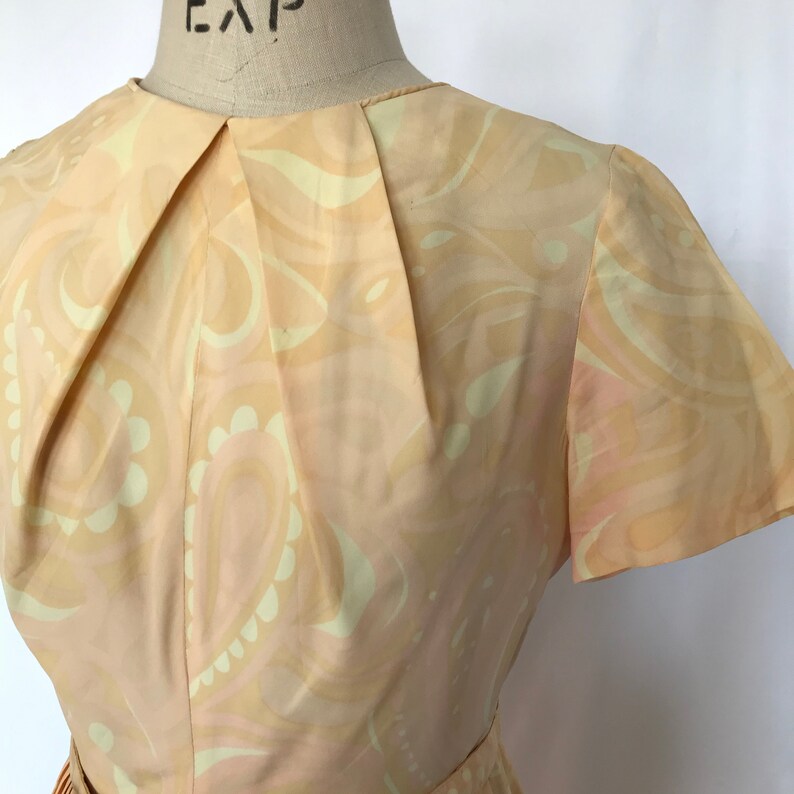 Vintage 50s-60s Handmade Pink Paisley Knee Length Dress Pleated Skirt Women/'s Size Medium Free US Shipping