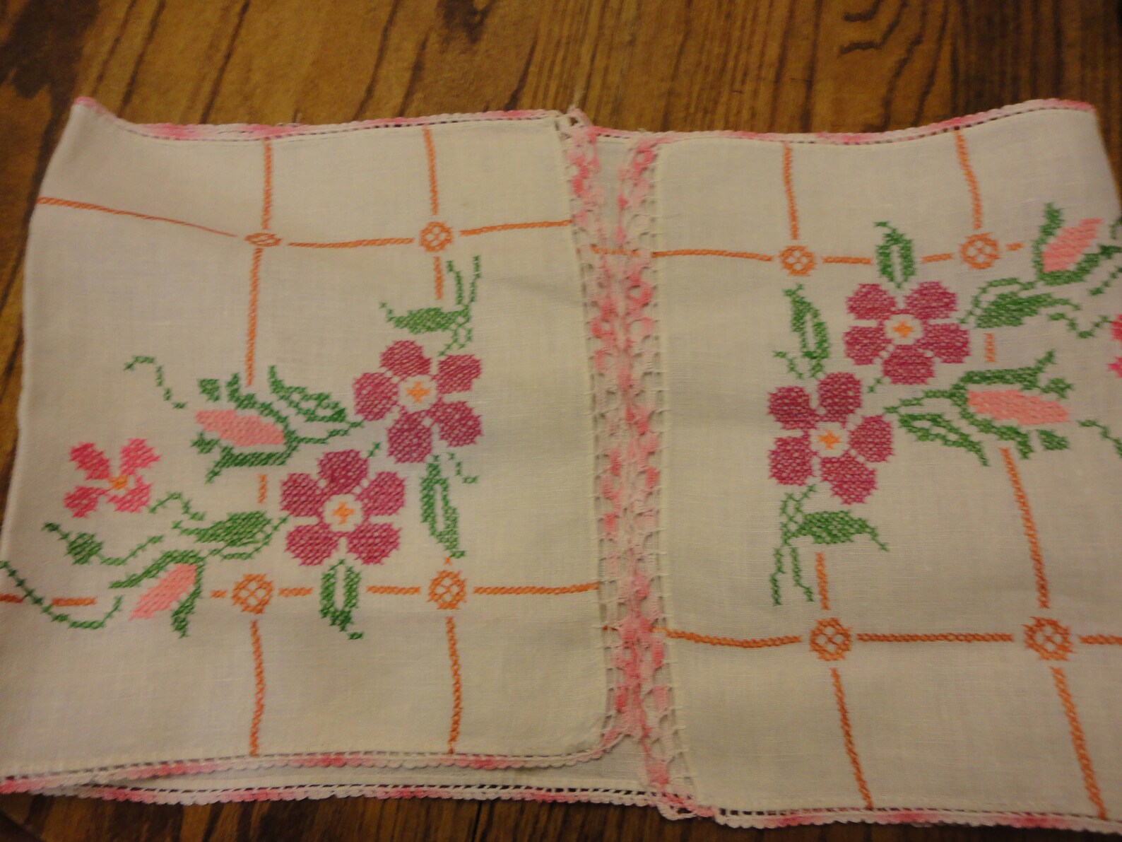 Crossstitch Dresser Scarf With Crochet Edging Etsy