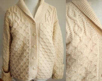 Vintage Cremefarbene Wolle Fischer Strickjacke Fischgrat Muster