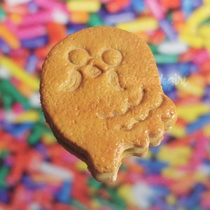 Brewster&#39;s Roost Sable Cookie Charm