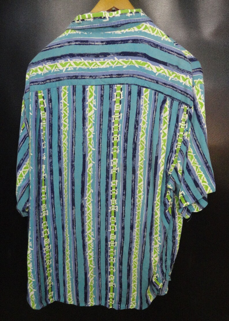 Vintage Men/'s Nik NIk Blue Green Purple Striped Disco Short Sleeve Dress Shirt Size Large!