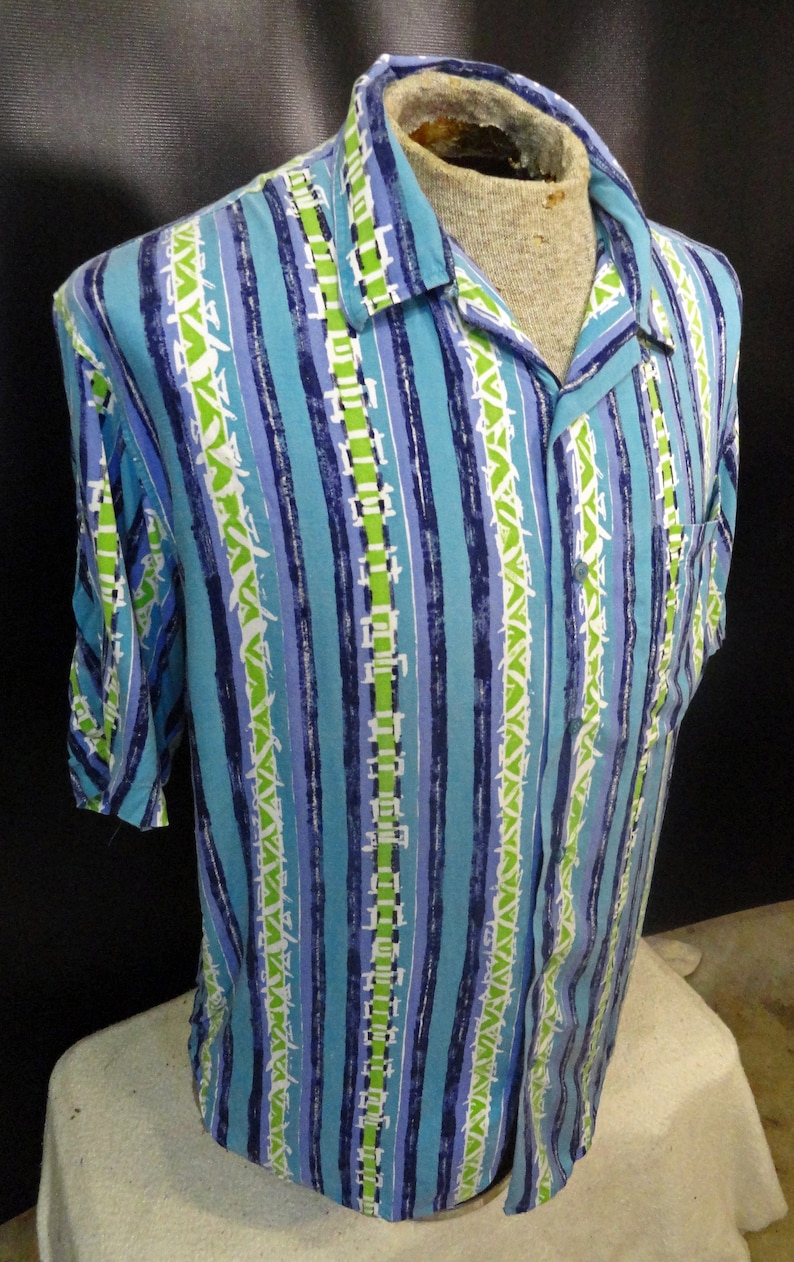 Vintage Men/'s Nik NIk Blue Green Purple Striped Disco Short Sleeve Dress Shirt Size Large!