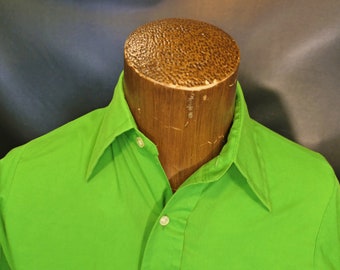 Vintage 1970s Green Dress Shirt Nylon Men’s Medium