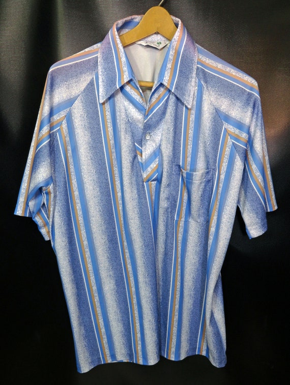 1970 Ware ' s Resort Ware 1970 Californie rayé bleu gros col manches courtes robe Disco chemise bouton pour homme Vintage Up grande taille 4ae224 1970 Ware ' s Resort Ware 1970 Californie rayé bleu gros col manches courtes robe Disco chemise bouton pour homme Vintage Up grande taille 4ae224
