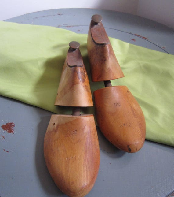 Wooden Shoe Molds 7 1/2, Wood Shoe Molds, Set of T