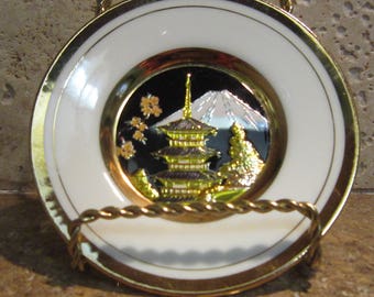 Vintage 24 Karat Gold Plated Porcelain Art of Chokin Plate, Geisha with Umbrella, Made in Japan, Gold Plated Plate, Decorative Plate