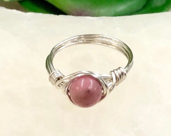 Rhodonite Wire-Wrapped Ring - Dainty Rhodonite Ring - Heart Chakra Jewelry - Meditation Ring  - Gemstone Ring - Dainty Stone Ring