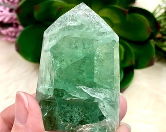 Green Fluorite Tower 62mm ARU - Crystal Grid - Altar Decor - Fluorite Specimen - Fluorite Crystal - Chakra Balancing