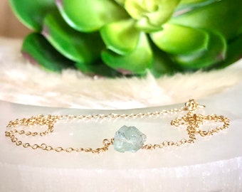 Raw Dainty Crystal Aquamarine Necklace - March Birthstone Jewelry - Pisces Necklace - Aquamarine Pendant - Gift for Pisces - Stone Jewelry
