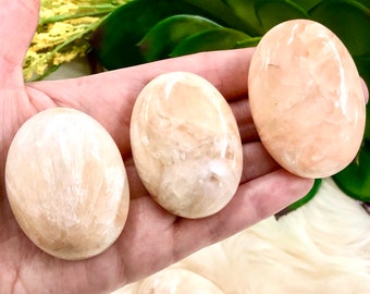 Stilbite Palm Stone - Heart Chakra stone - Third Eye Chakra stone - Crown Chakra stone - Crystal Grid - Meditation Stone - Altar Decor