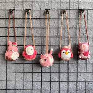 Decorazione per auto all'uncinetto, ciondolo per auto Ghibli, ciondolo per auto all'uncinetto Totoro senza faccia, ciondolo per auto con specchio, ciondolo per auto con pinguino capibara, idea regalo per San Valentino