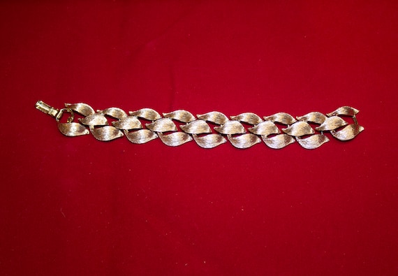 1950's LISNER signed vintage bracelet leaf design - image 1