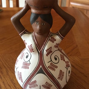 Quinor Venezuela Lara Pottery Clay Woman Vase Jug Figurine Signed 87-F4