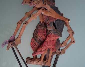 Vintage Indonesian handmade wooden wayang klitik. Rama and Shinta. Medium size