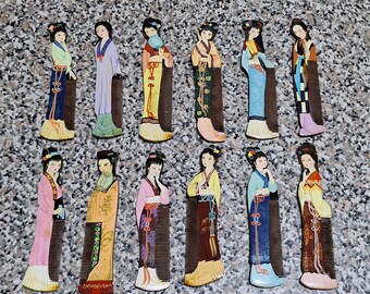 Vintage mini decorative wooden hair combs. Collectibles. 12cm length