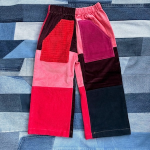 Cordoncini patchwork rosa per bambini - Tessuti riutilizzati - Abbigliamento sostenibile per bambini