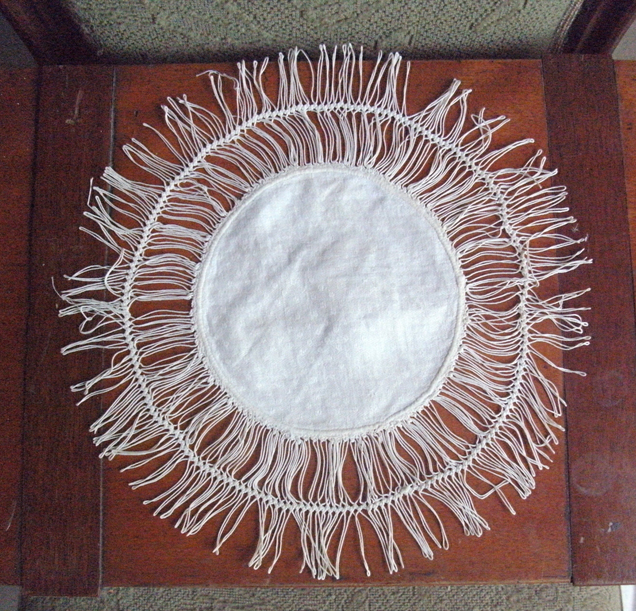 C19-Victorien - Exquis, Qual. Travail à La Main de Filetage/Crochet Damassé Doily-Orig.vtg.9 1/2 Dia