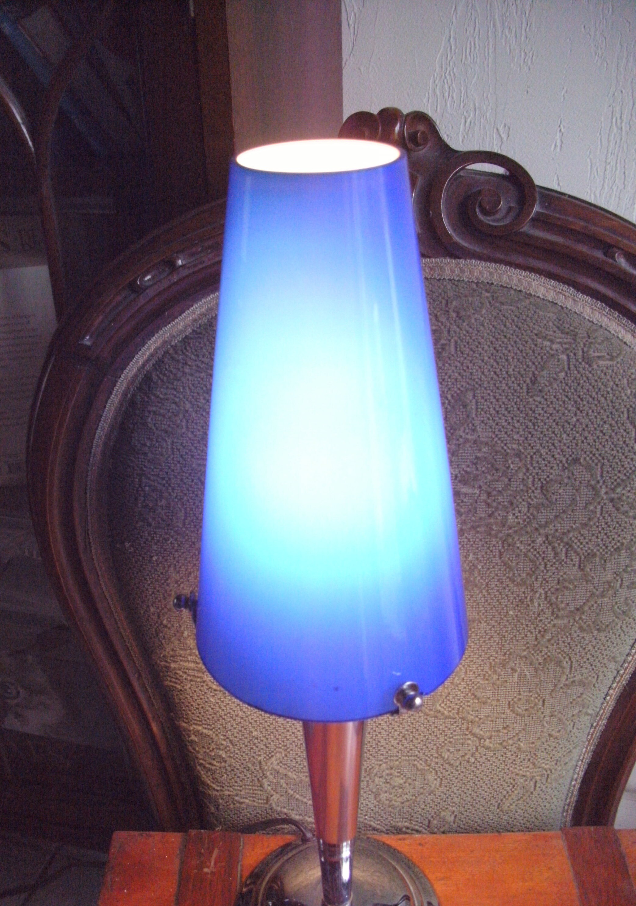 1990's UNUSED Stylish, Quality, Original, Vintage, CHROME & GLASS Table