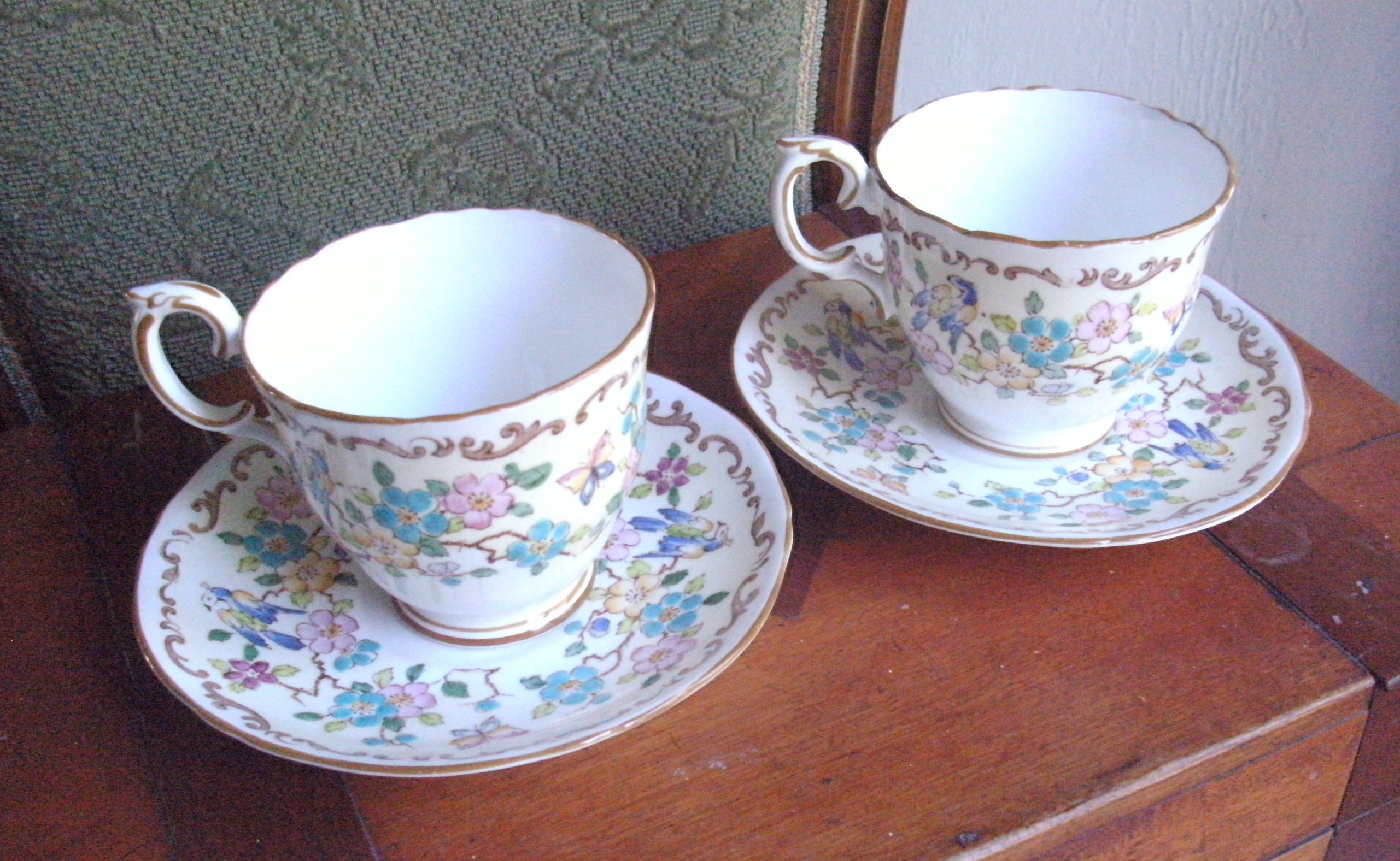 1940 Très Jolie, Orig, Vtg.paire de Tasses à Thé en Porcelaine Os Fin Crown Staffordshire/Soucoupes 