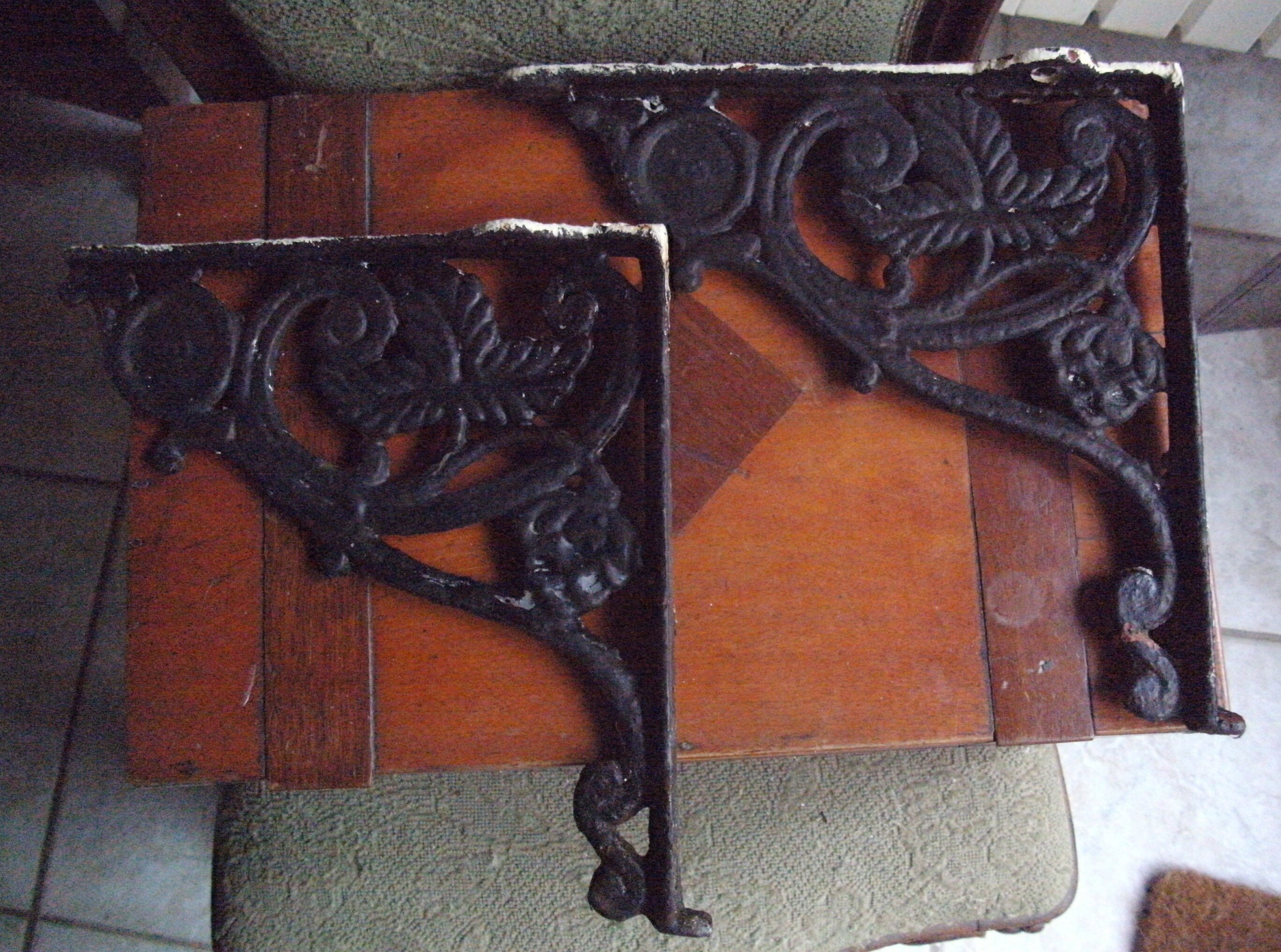 C19 Victorian - Belle Paire Assortie de Supports Citerne Toilette Originaux, Anciens, en Fonte, Pein