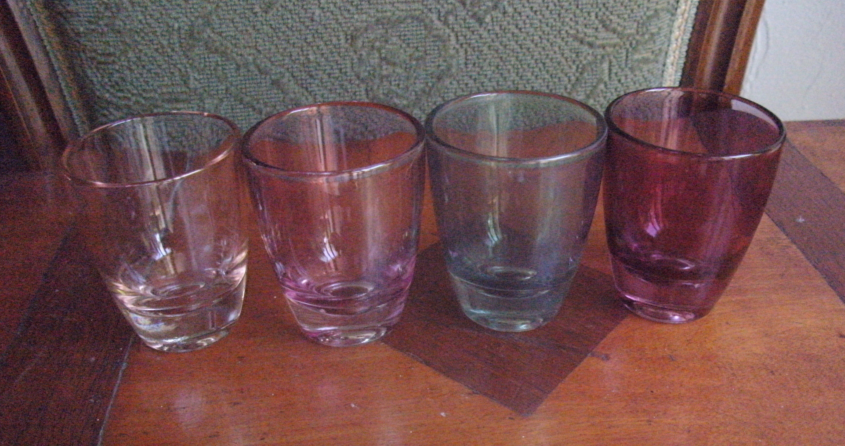 1970's Unused Pretty Set de 4 Vtg Originaux. Lunettes Shot Dans Les Tons Magenta/Clair & Rose Foncé 