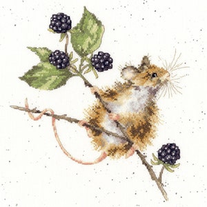 Bothy Threads XHD91 Wrendale Designs Brambles - Mouse Counted Cross Stitch Kit by Hannah Dale