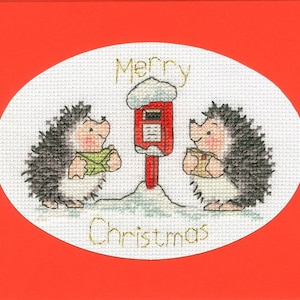 Bothy Threads XMAS64 Last Post Count Cross Stitch Kit par Margaret Sherry avec carte triple pli