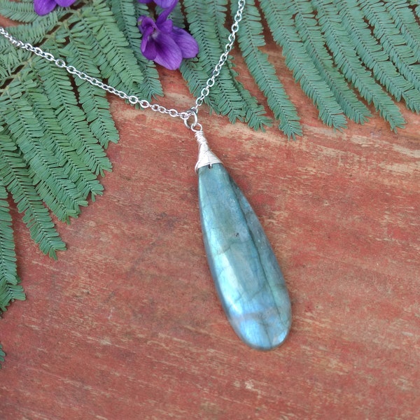 Pendentif labradorite, collier goutte, chaîne argentée, bijou bohème, cadeau fête des grands mères