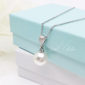 Wedding Elegant 10mm Pearl dangle Bridesmaid Necklace Gift, Bridal Party Necklace Gift, Handmade Pearl Necklace, Personalized Bridesmaid