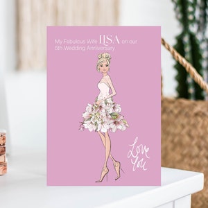 Tarjeta de primer aniversario con personaje de muñeca, tarjeta de felicitación de aniversario de papel personalizada para esposa, diseño de aniversario de bodas conmigo