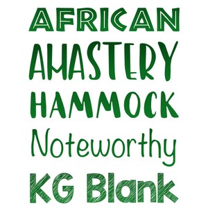 Peut inclure: Texte vert sur fond blanc. Le texte se lit comme suit : "AFRICAN AMASTERY HAMMOCK Noteworthy KG Blank". Les mots sont &eacute;crits dans diff&eacute;rentes polices et styles, avec "AFRICAN" et "KG Blank" en texture.